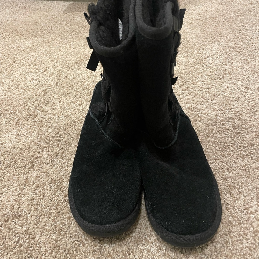 Kookaburra by Ugg Black Suede Boots. Girls size 4